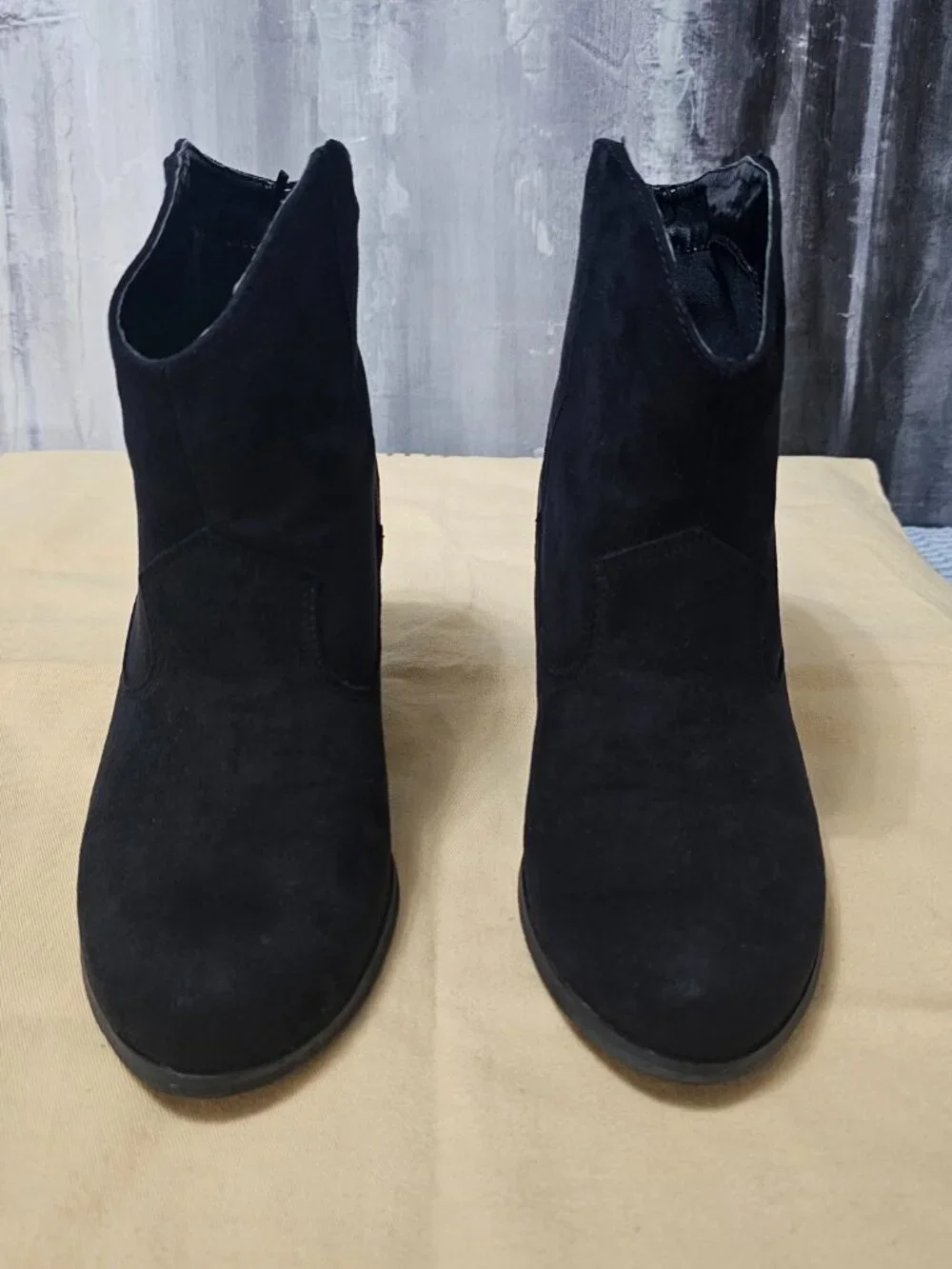 Forever 21 Black Faux Suede Cowboy Boots Gold Trim Boho Ankle Booties Size 6 NEW